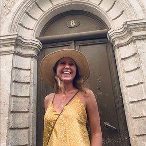 Meet your Posher, Shana